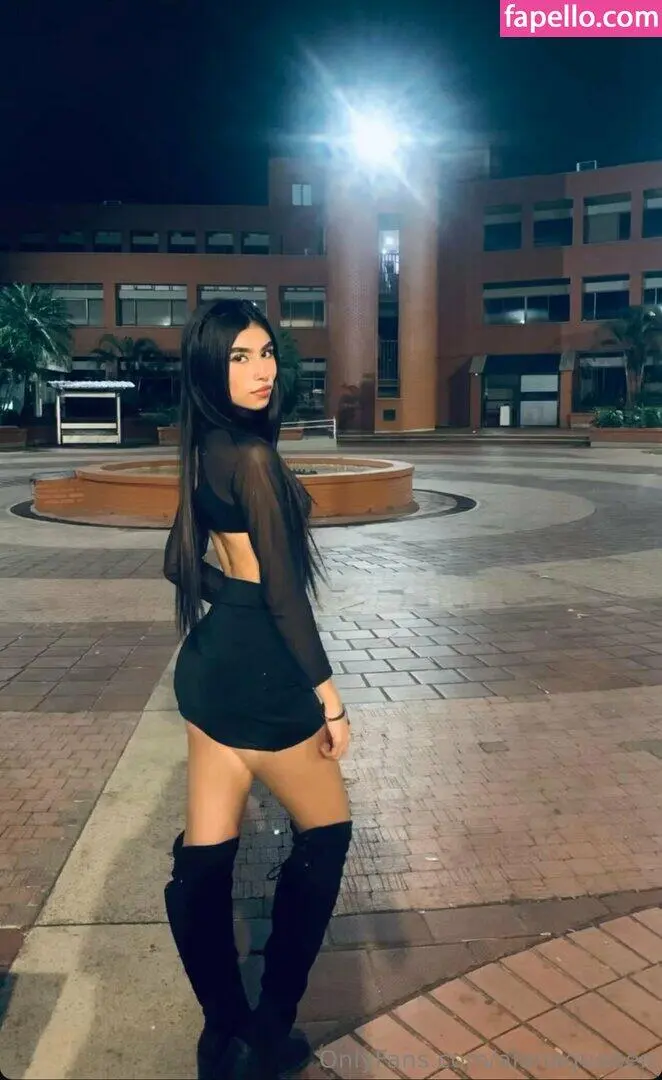 Escort Model Alana Queen
