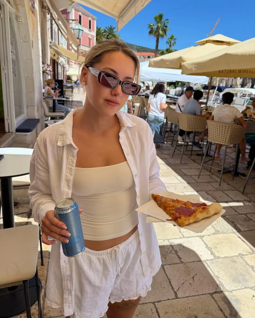 Escort Model Alicebrat