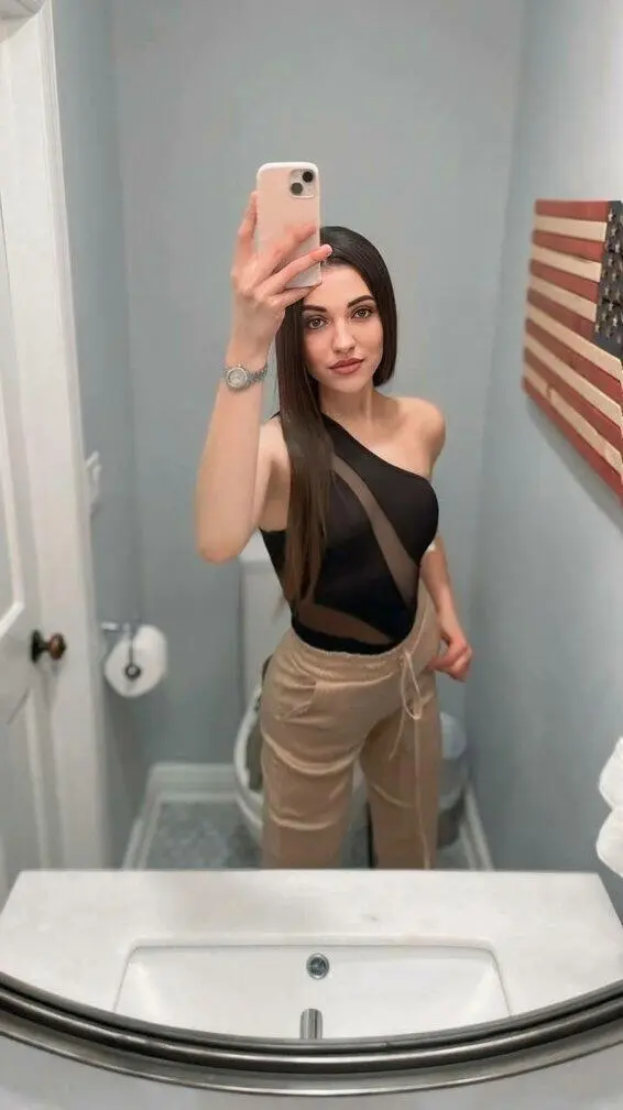 Escort Model Alina - 2