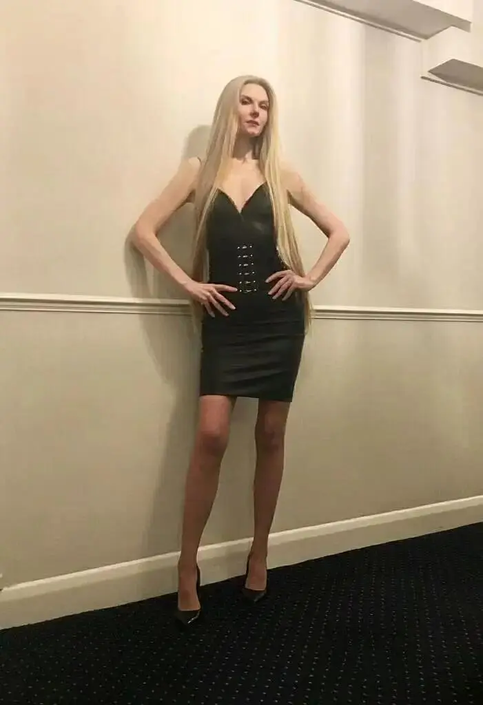 Escort Model Alina - 5