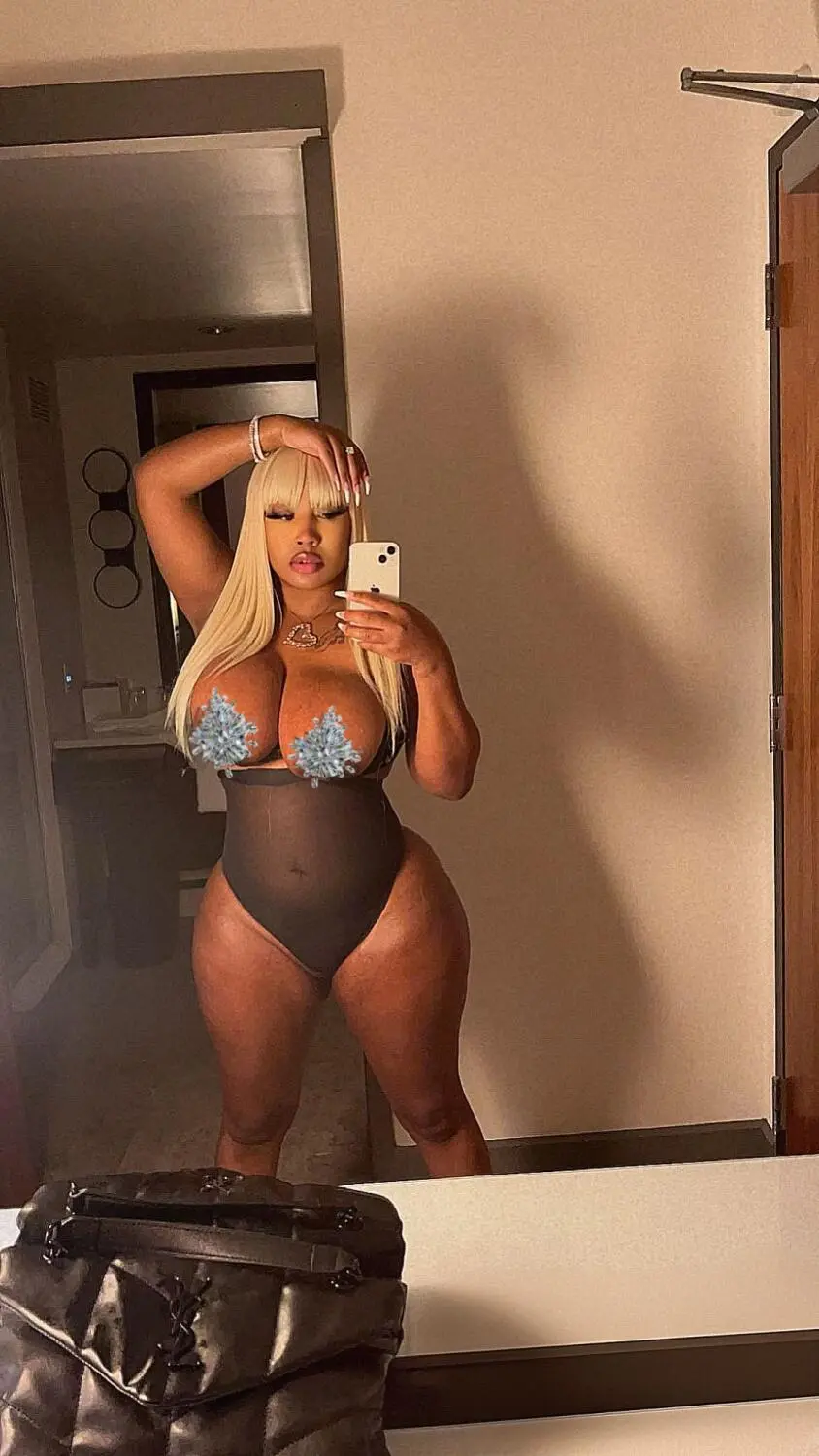 Escort Model Aliyah Loves - 4