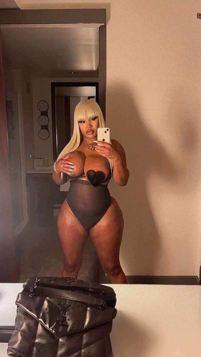 Escort Model Aliyah Loves - 5