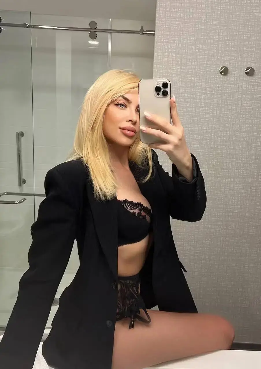Escort Model Allison Johnson - 2