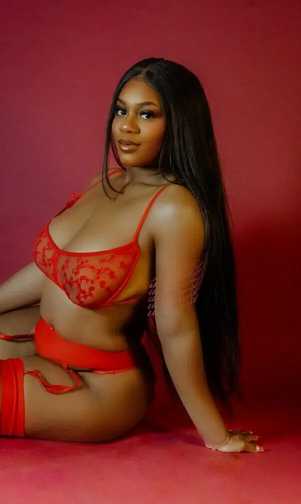 Escort Model Amber Allure - 3