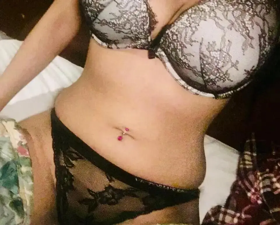 Escort Model Amirah - 2