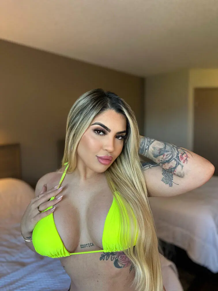 Escort Model Amy - 4