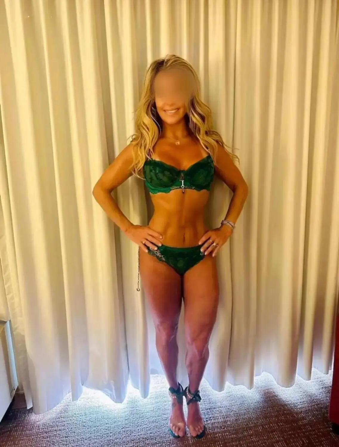 Escort Model Anabelle - 4