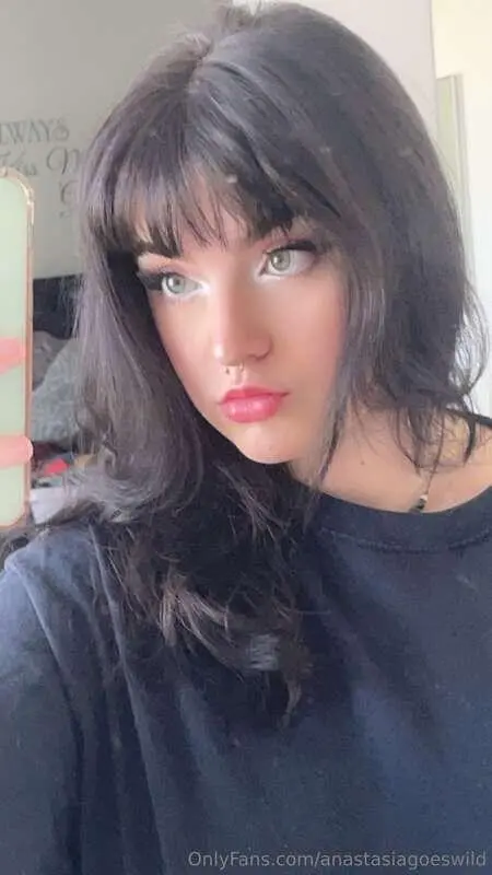 Escort Model Anastasiagoeswild - 3