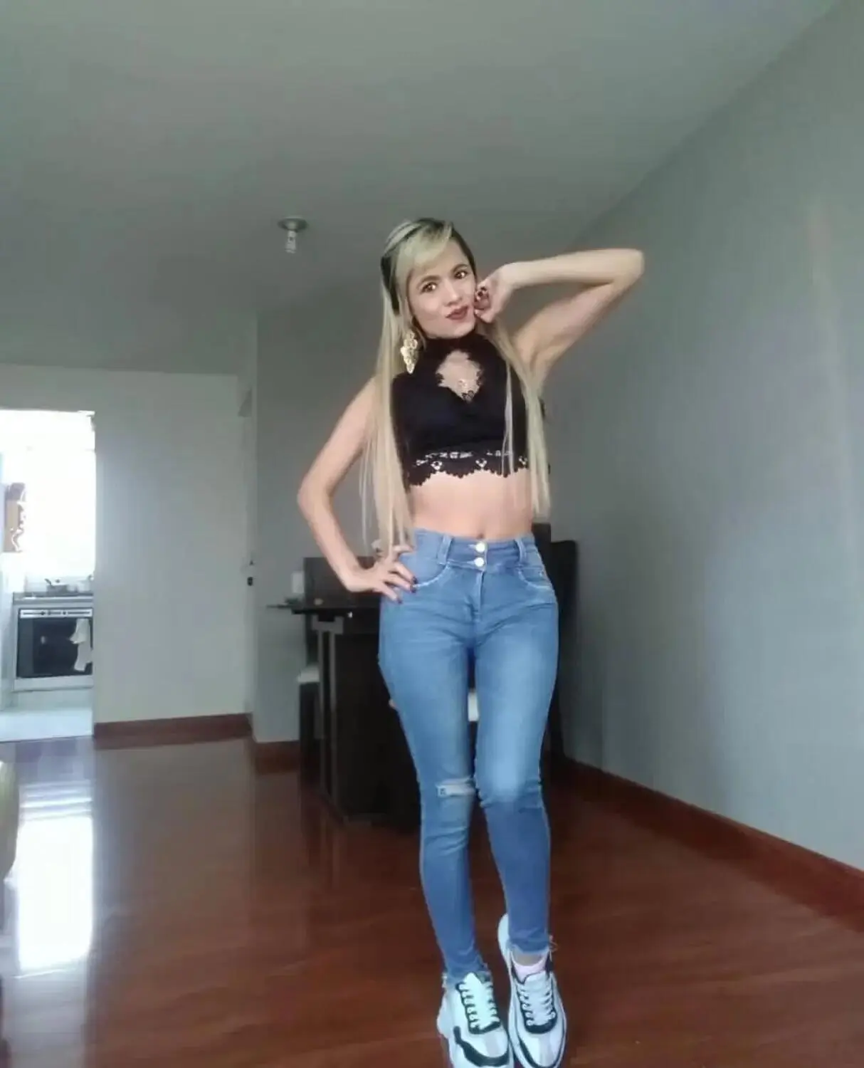 Escort Model ANGELA - 5