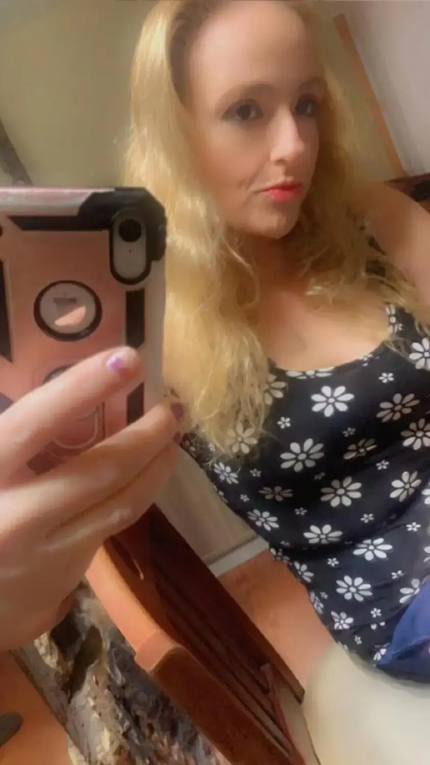 Escort Model Angelica - 4