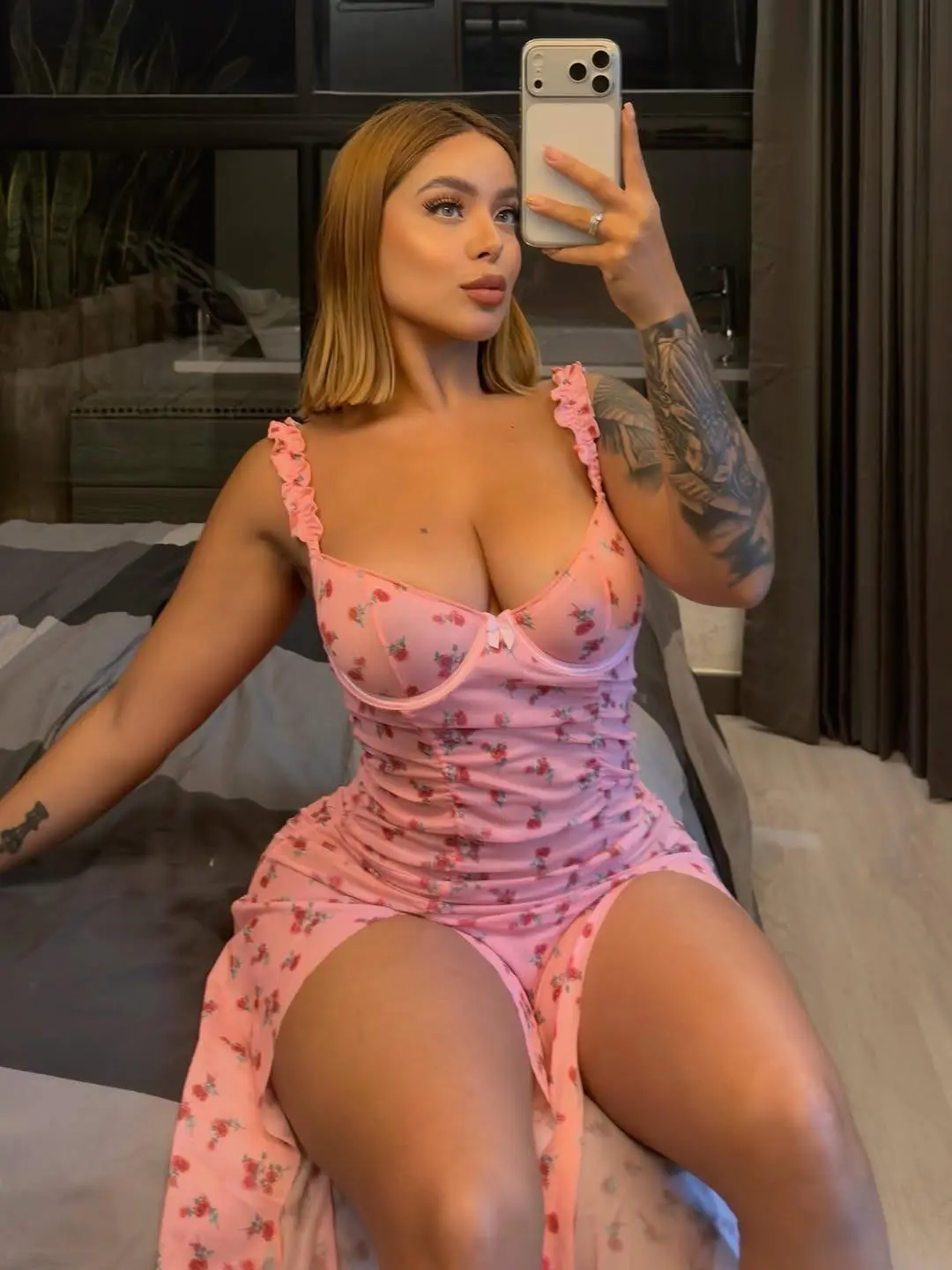 Escort Model Anissamillerof - 5