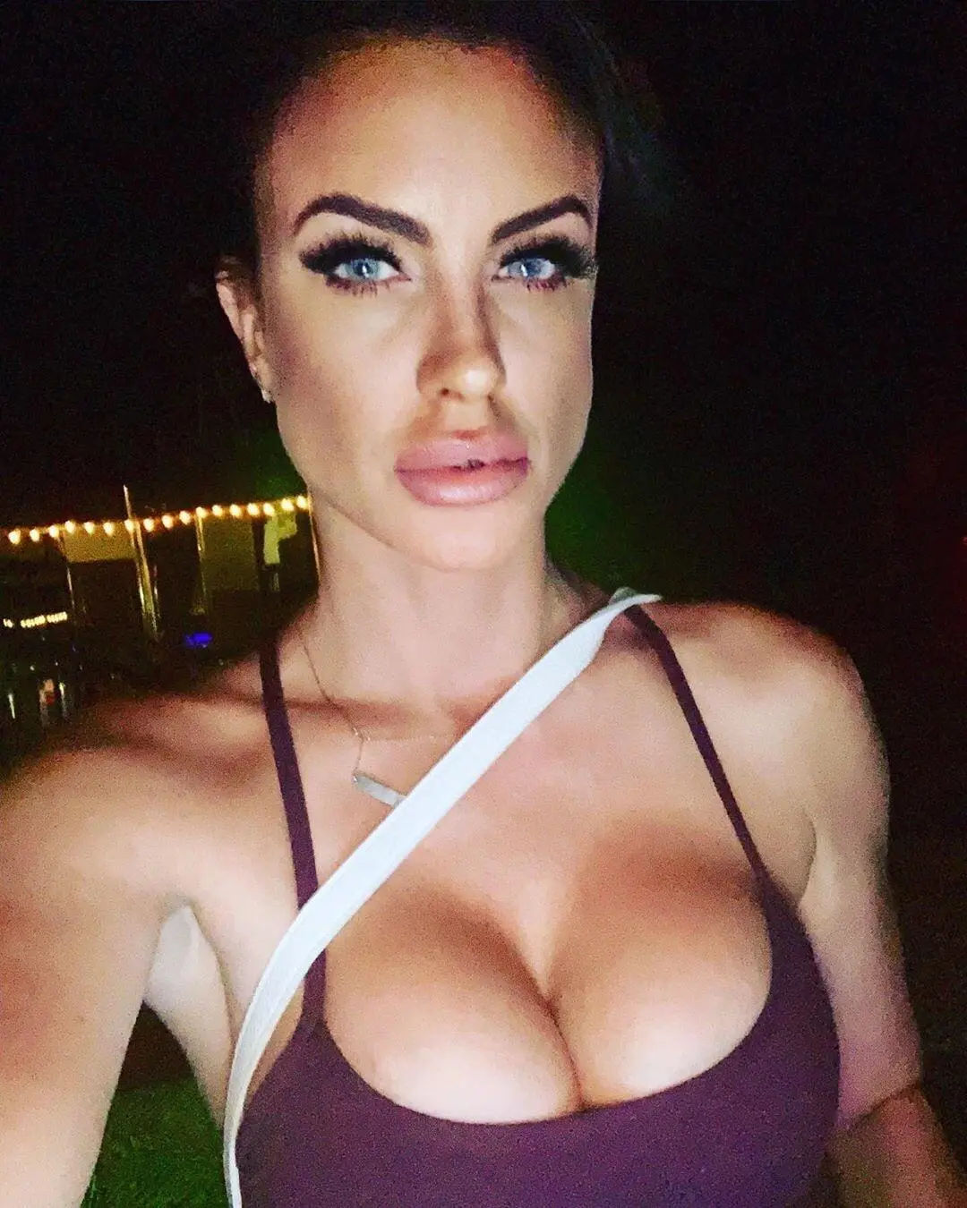 Escort Model Anna Faye - 2