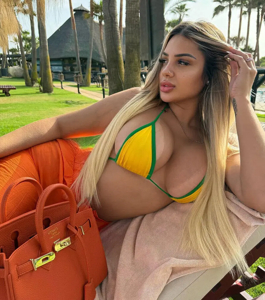 Escort Model Ashanti - 5