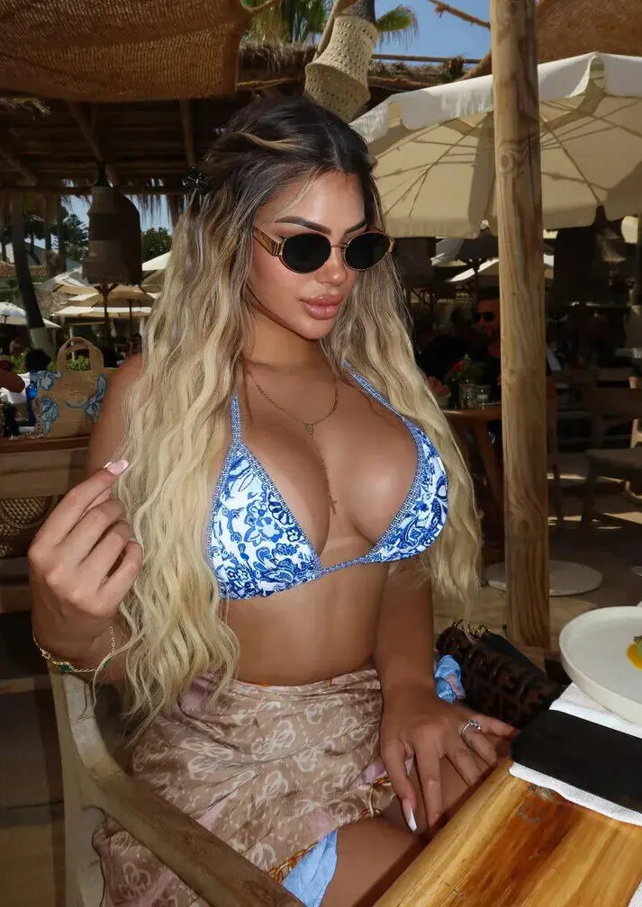 Escort Model Ashanti - 2