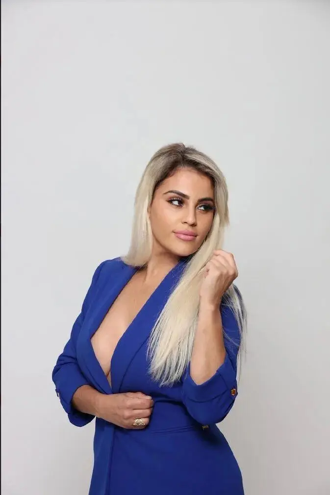 Escort Model Ashley Edison - 4