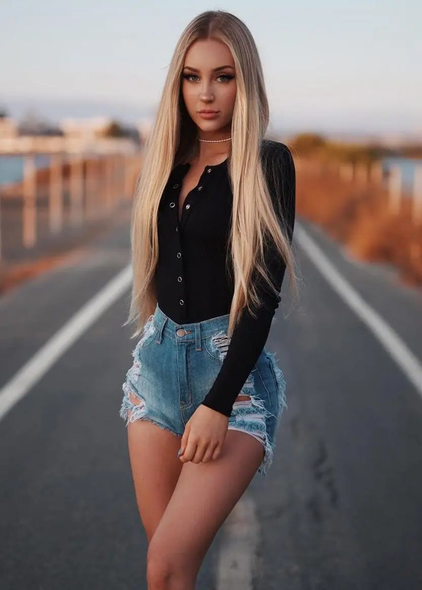 Escort Model Aspen Mansfield - 9