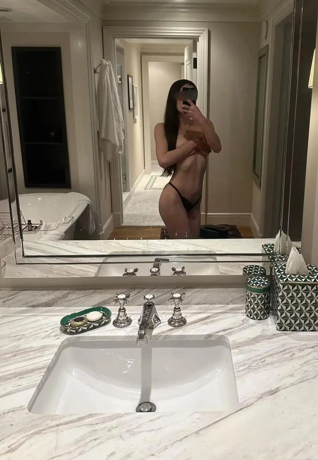 Escort Model Ava Golde - 5
