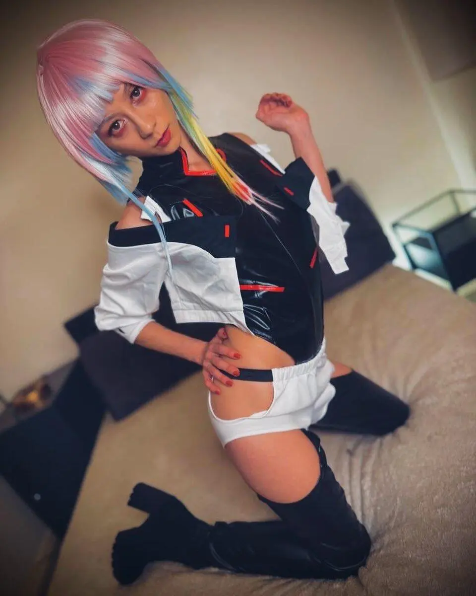 Escort Model Ayumii - 3