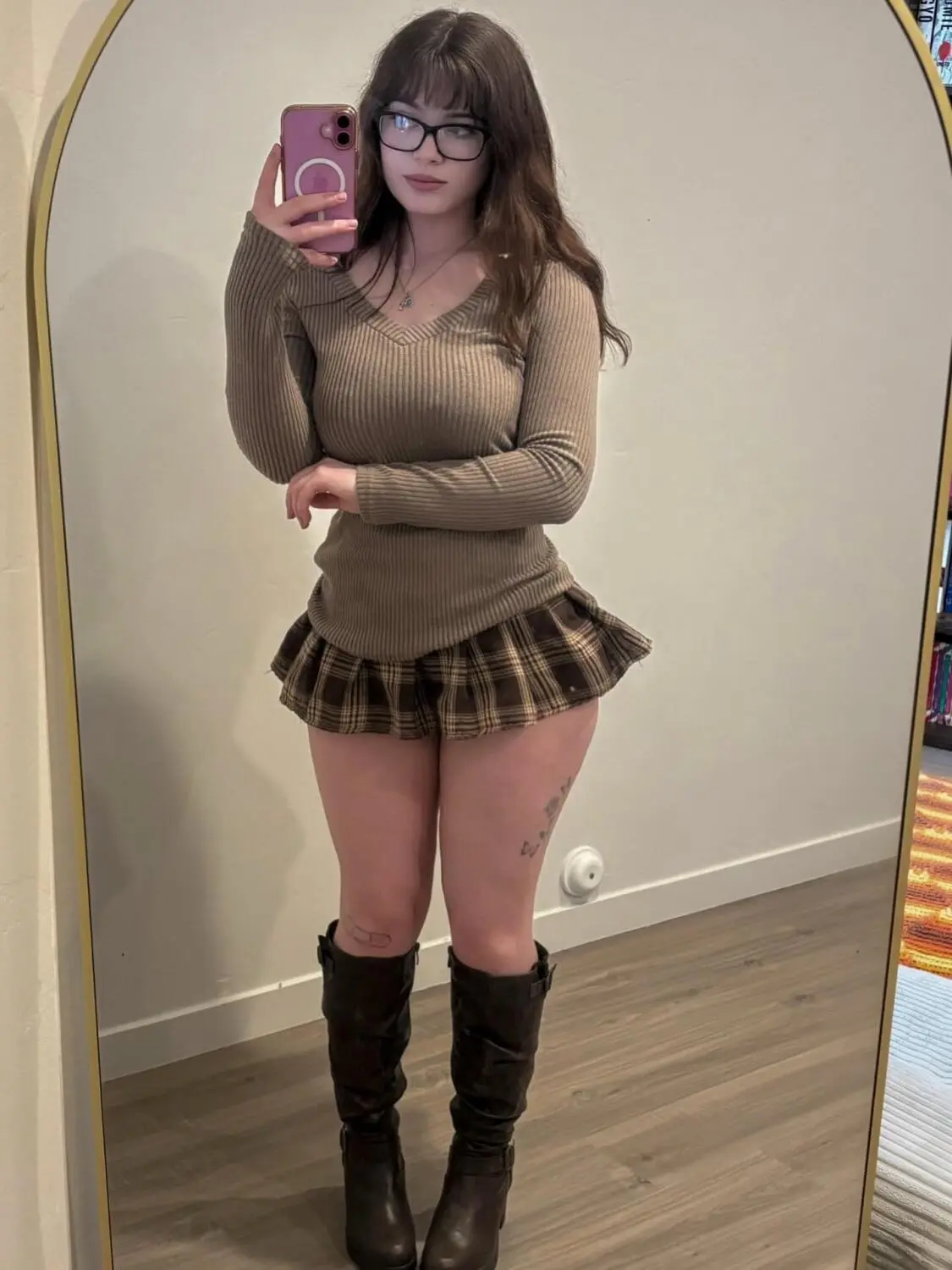 Escort Model Ayyrosaliine - 9