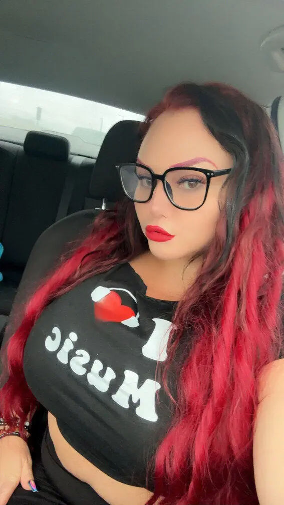 Escort Model Betty - 2