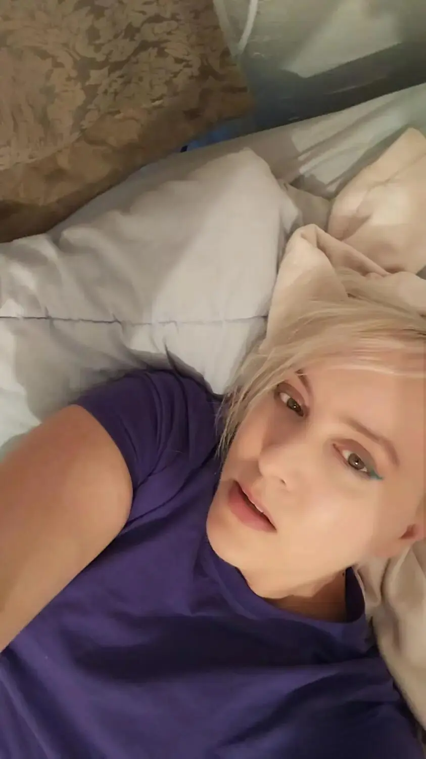 Escort Model Blonde - 3