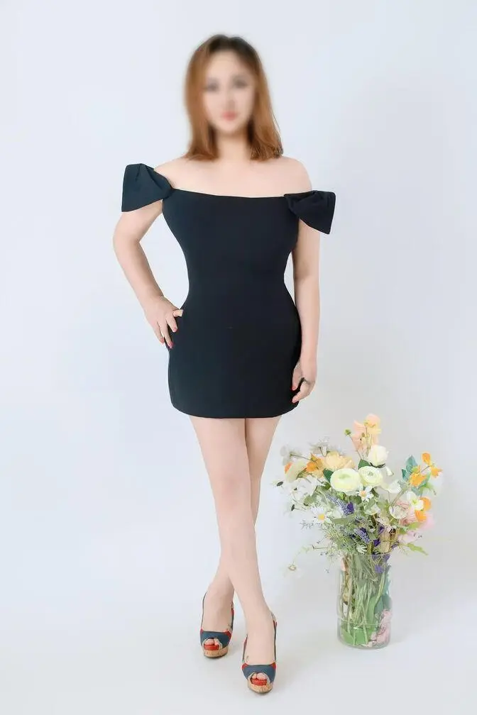 Escort Model Bomi