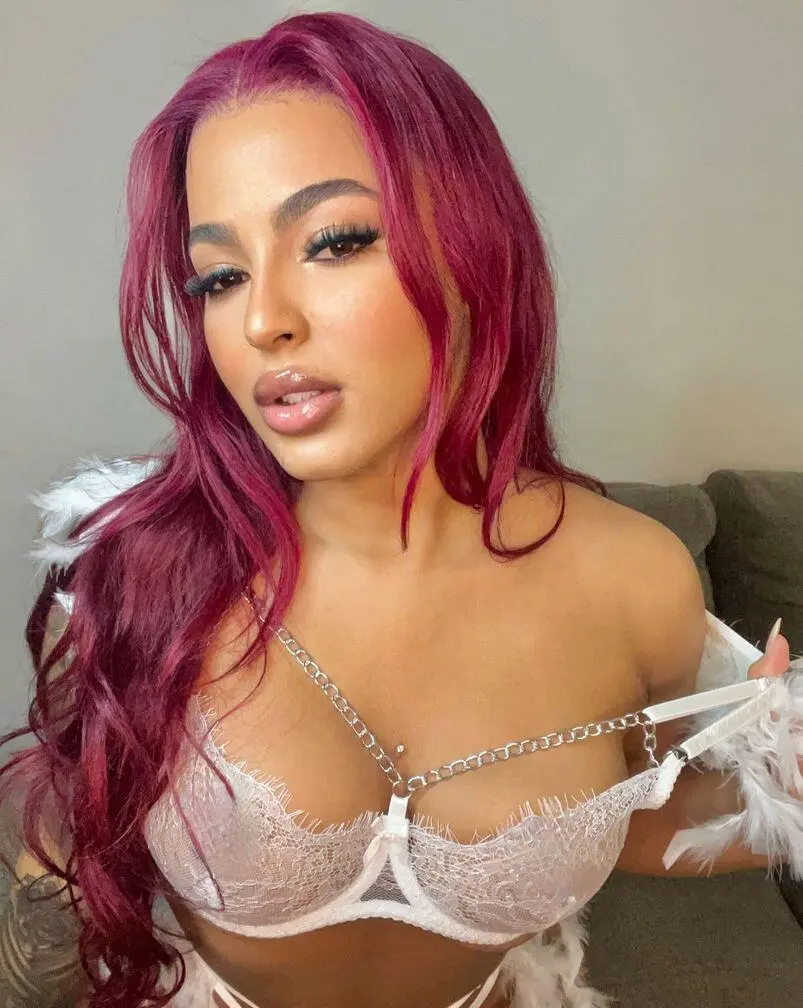 Escort Model Brianna - 5