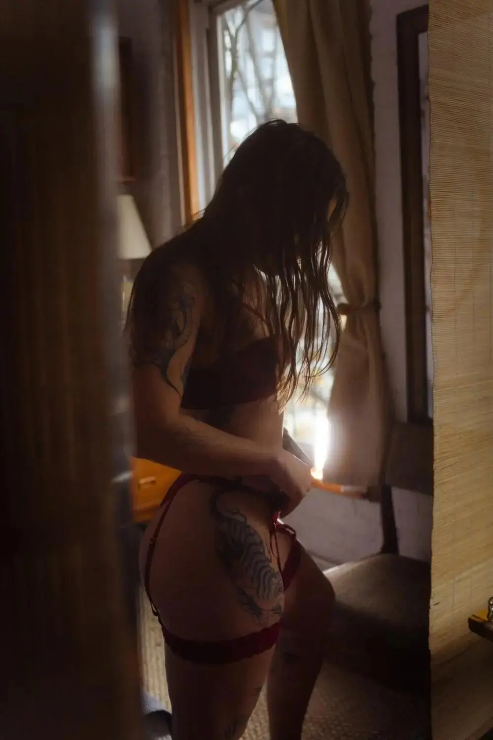 Escort Model Brooke - 2