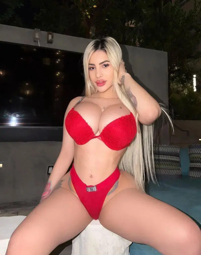 Escort Model Carolina - 2