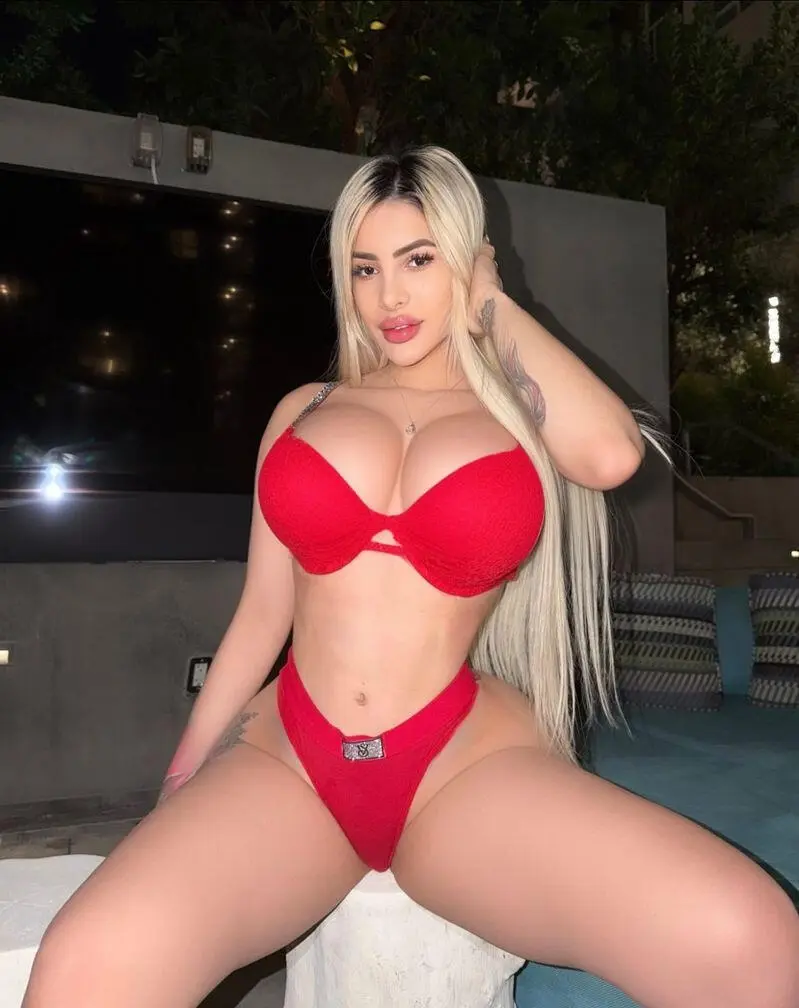 Escort Model Carolina - 3