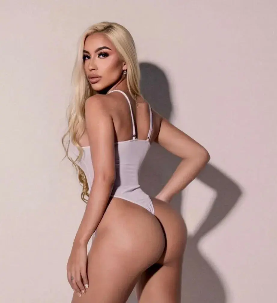 Escort Model Celine - 4