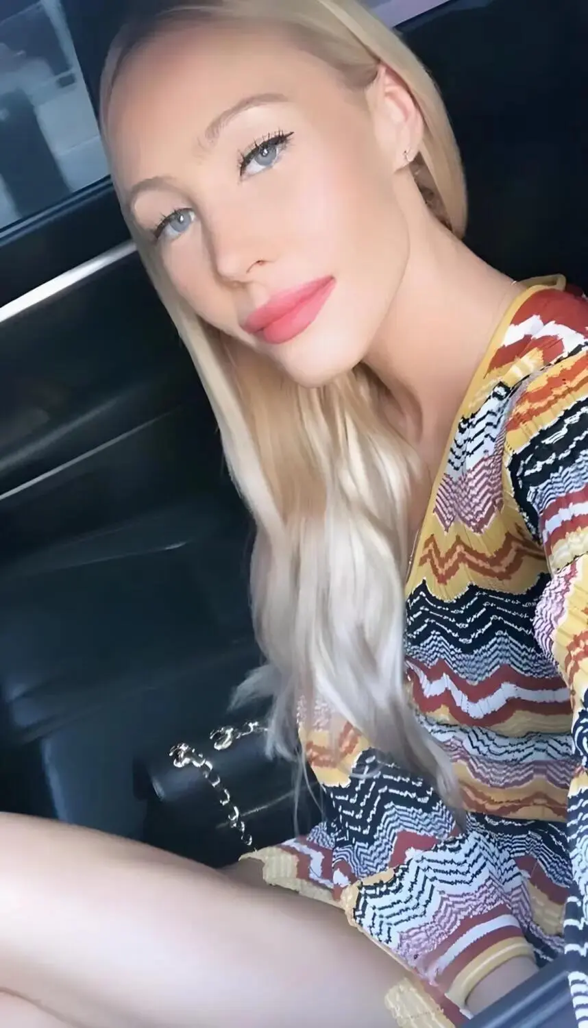 Escort Model Charlotte - 4