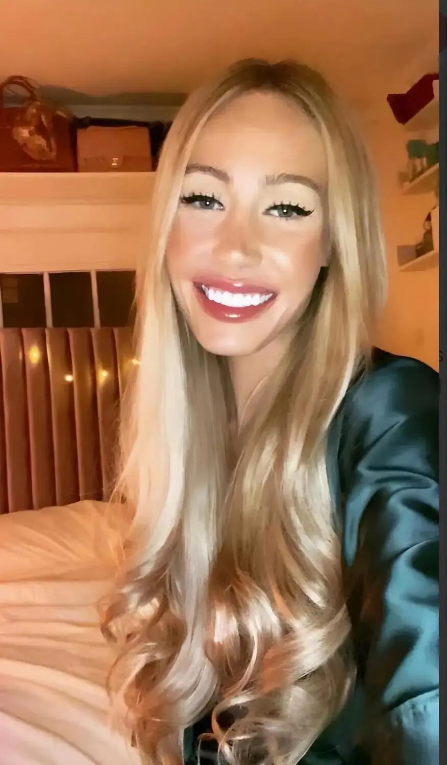 Escort Model Charlotte - 5