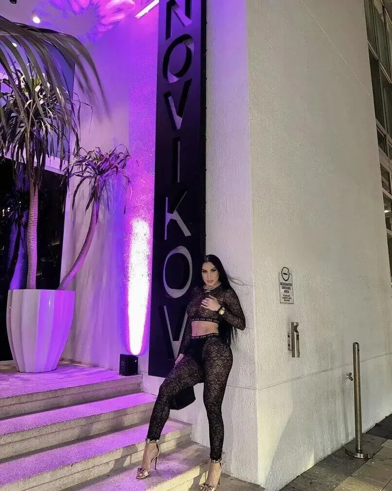 Escort Model Chloe - 3