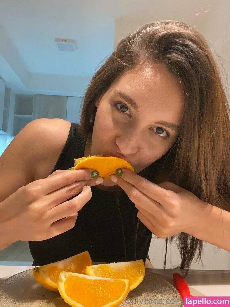Escort Model Clara Blanc - 5