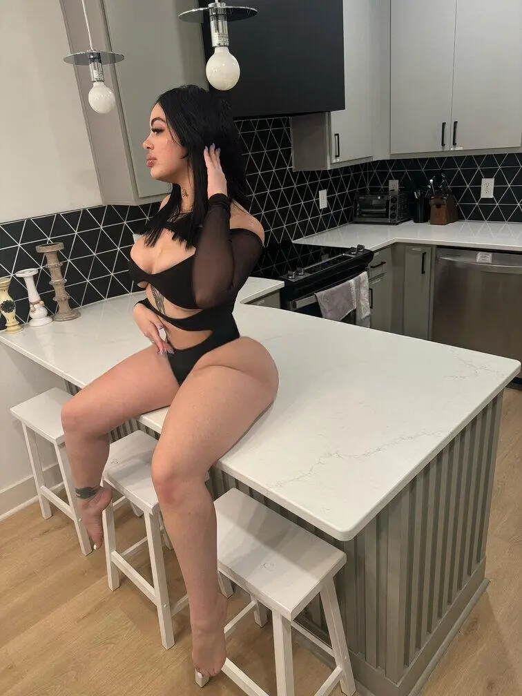 Escort Model Claudia - 3