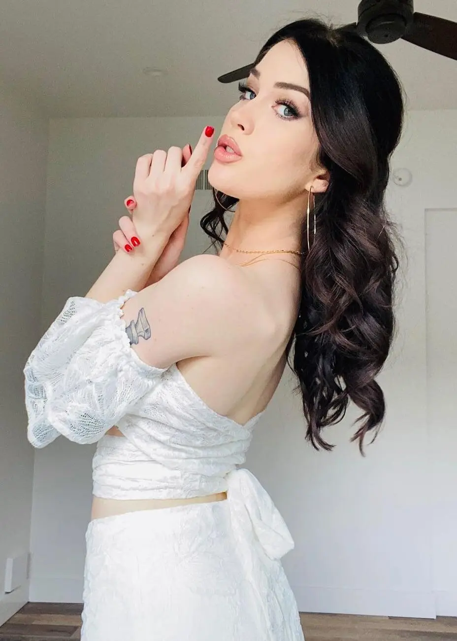 Escort Model Clubevelynclaire - 5