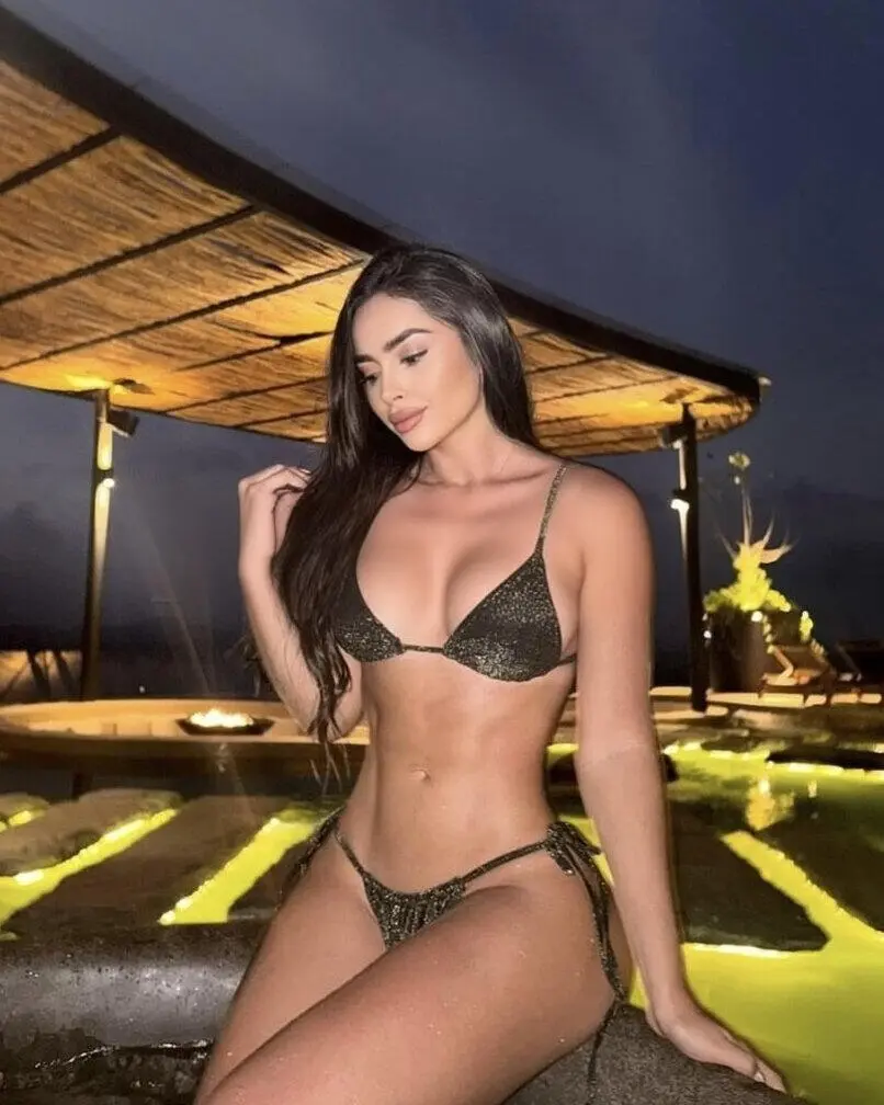 Escort Model Dani - 4