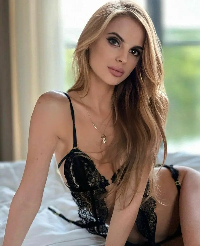 Escort Model Daria