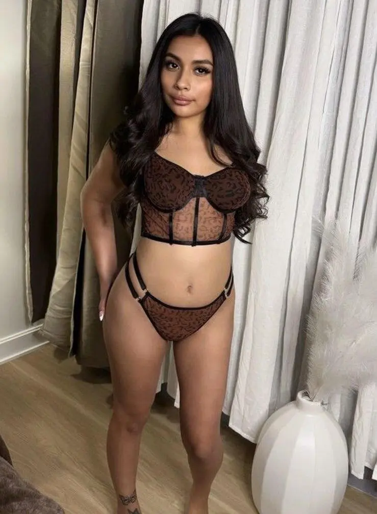 Escort Model Delilah - 4