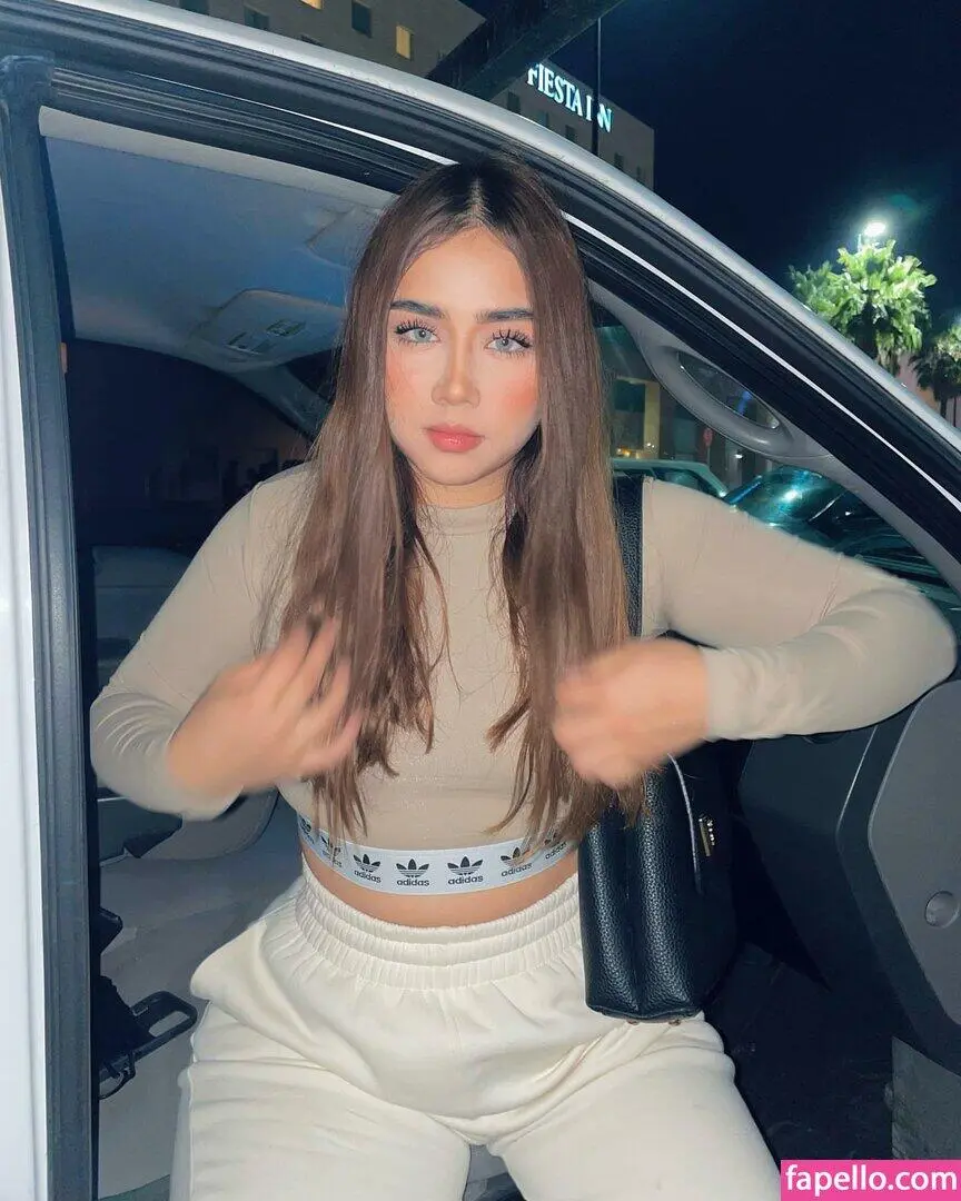 Escort Model Denisse Sanchez - 2