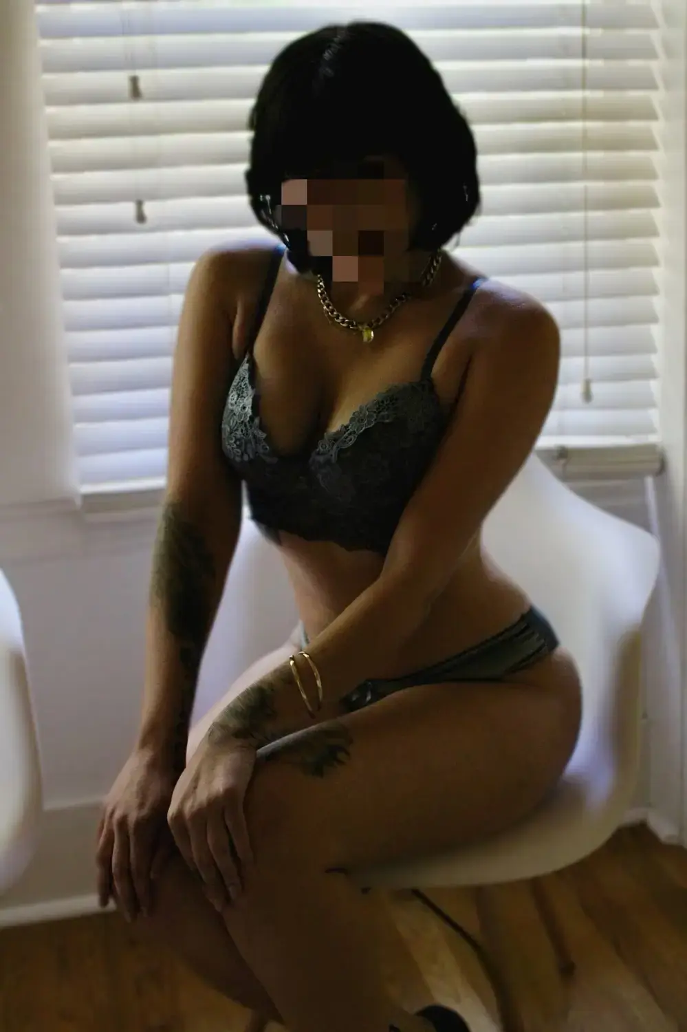 Escort Model Divina