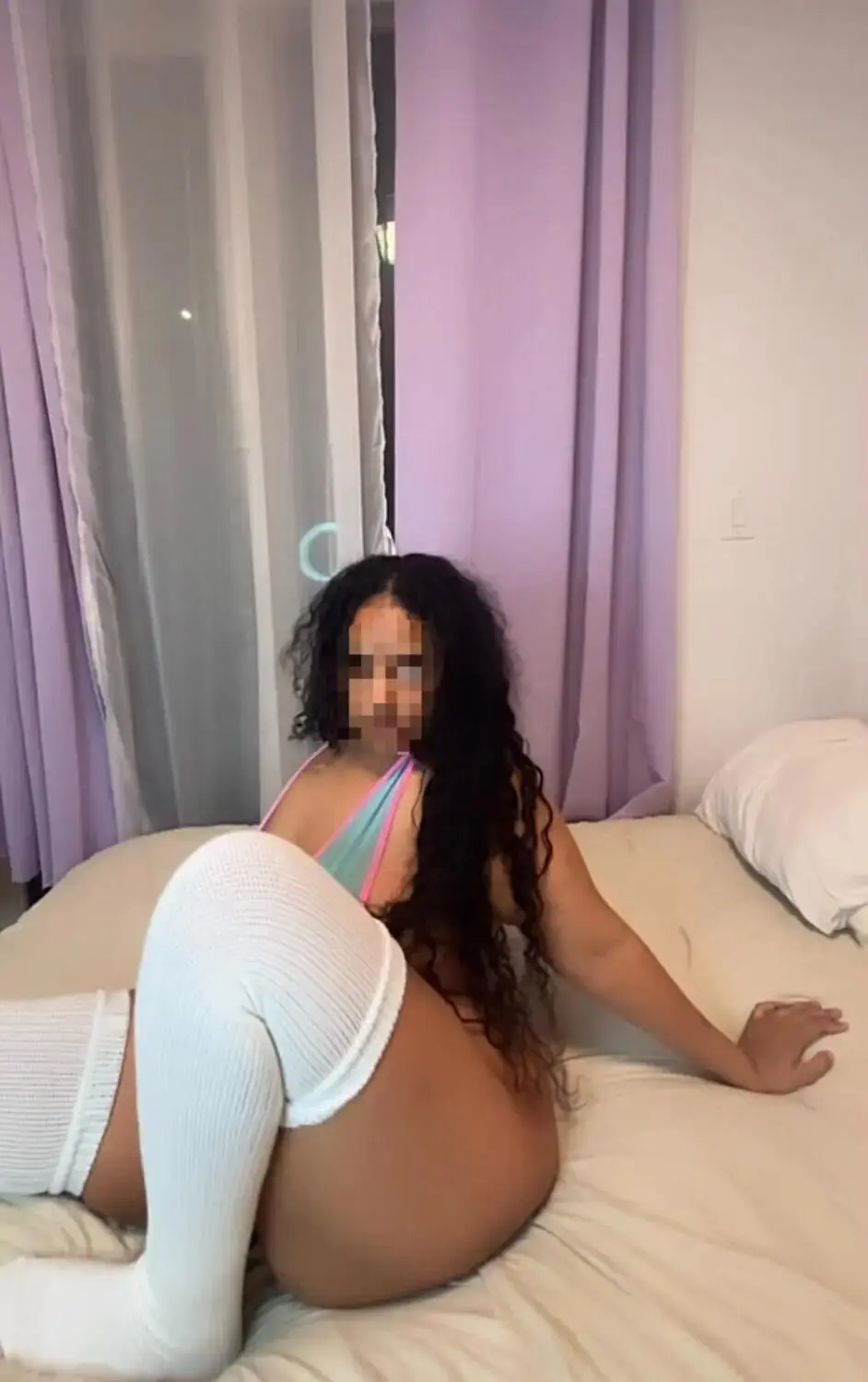 Escort Model Divine