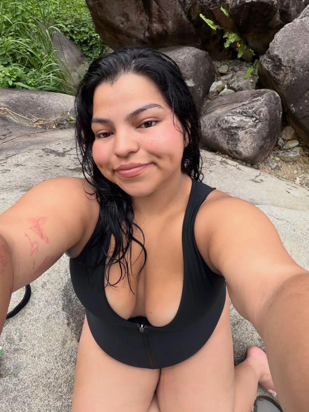 Escort Model Elizabeth Cruz - 4