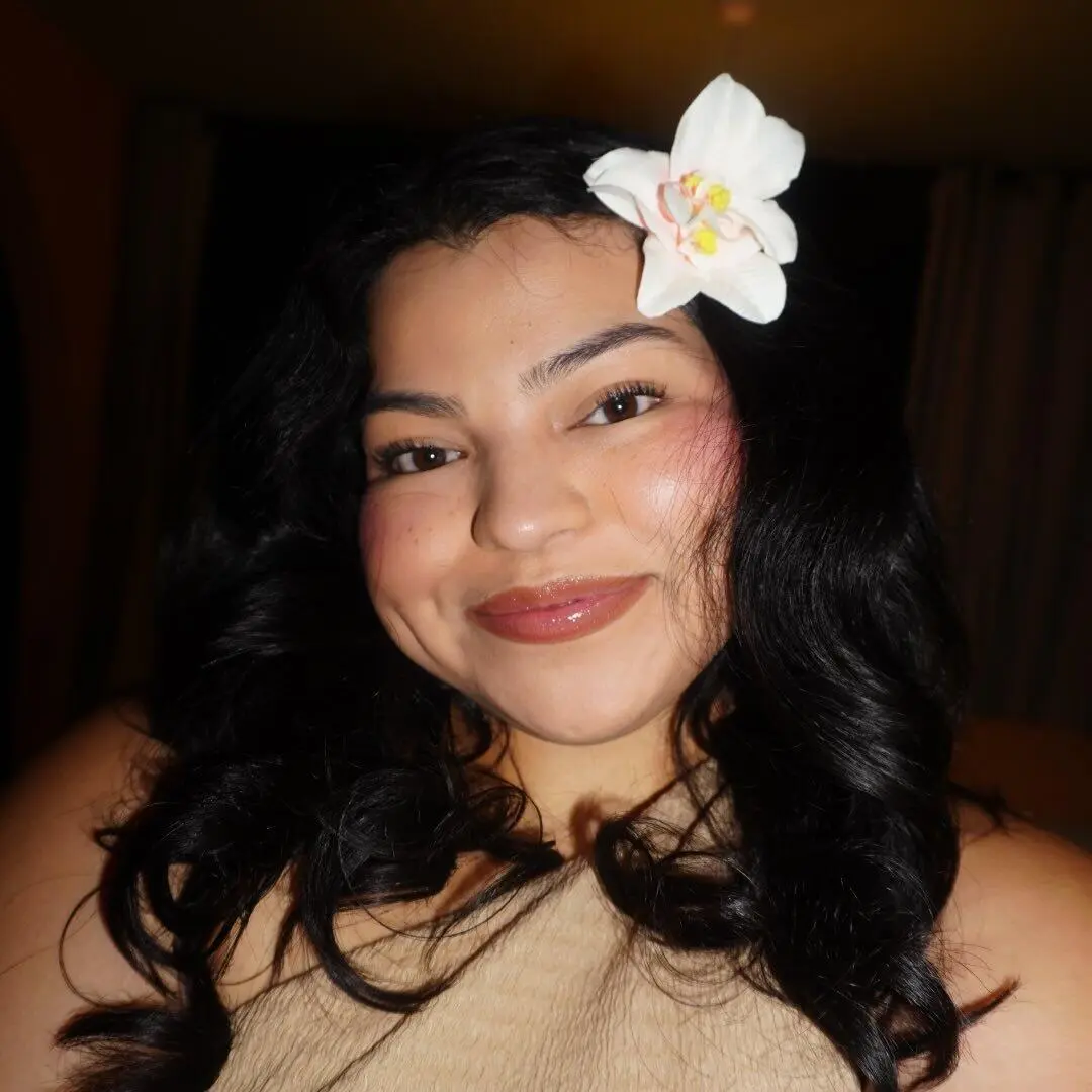 Escort Model Elizabeth Cruz - 2