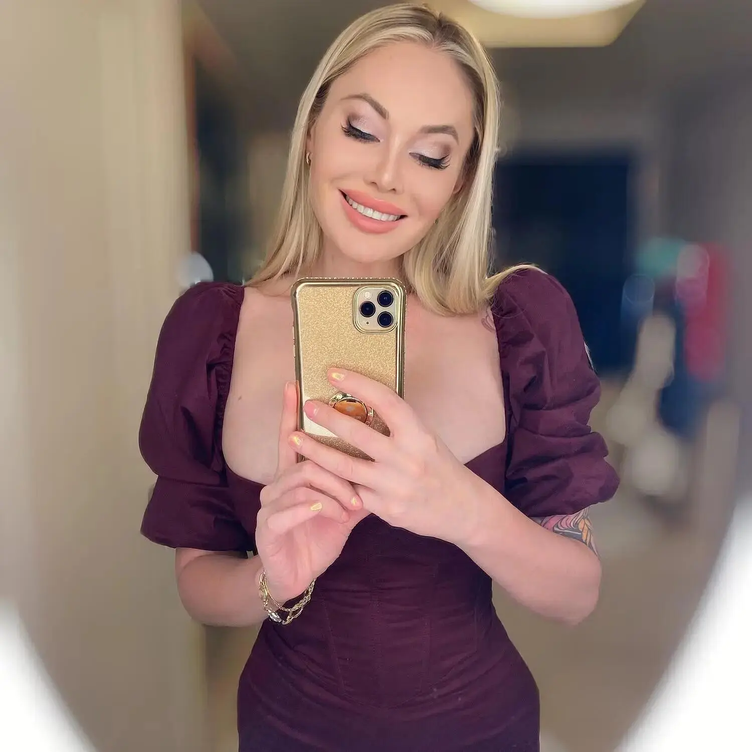 Escort Model Elsa Sunshine - 2