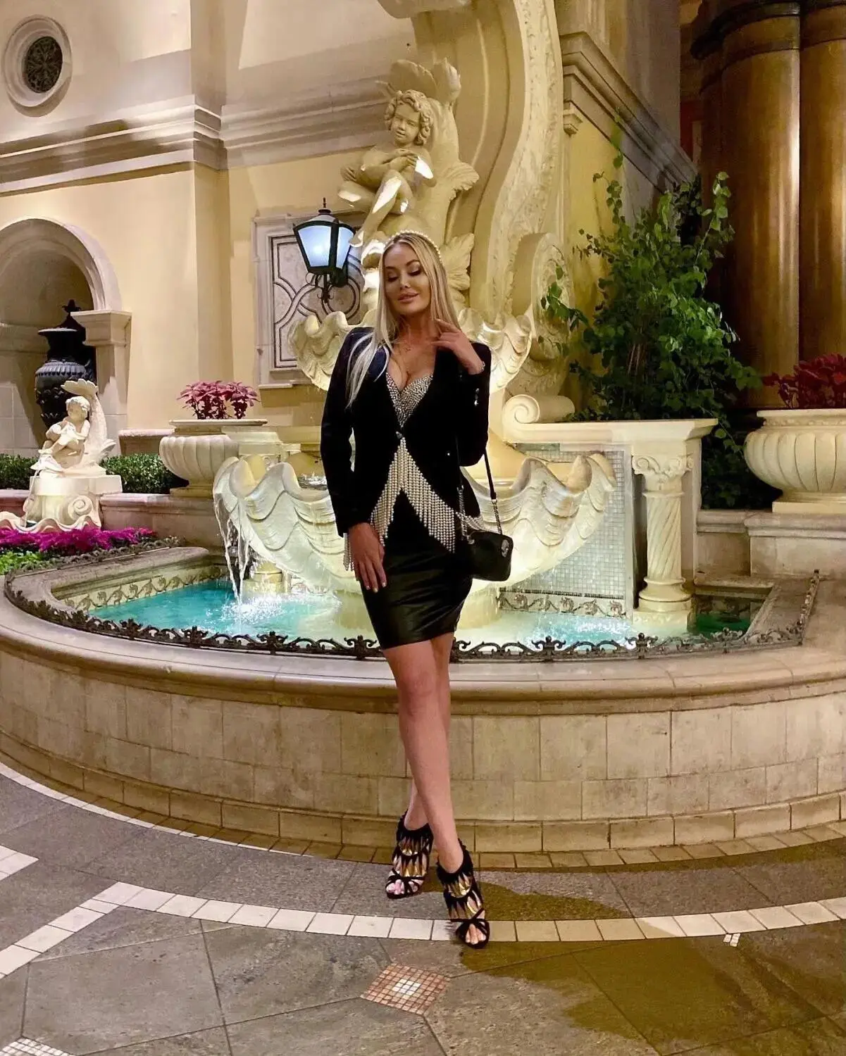 Escort Model Elsa Sunshine