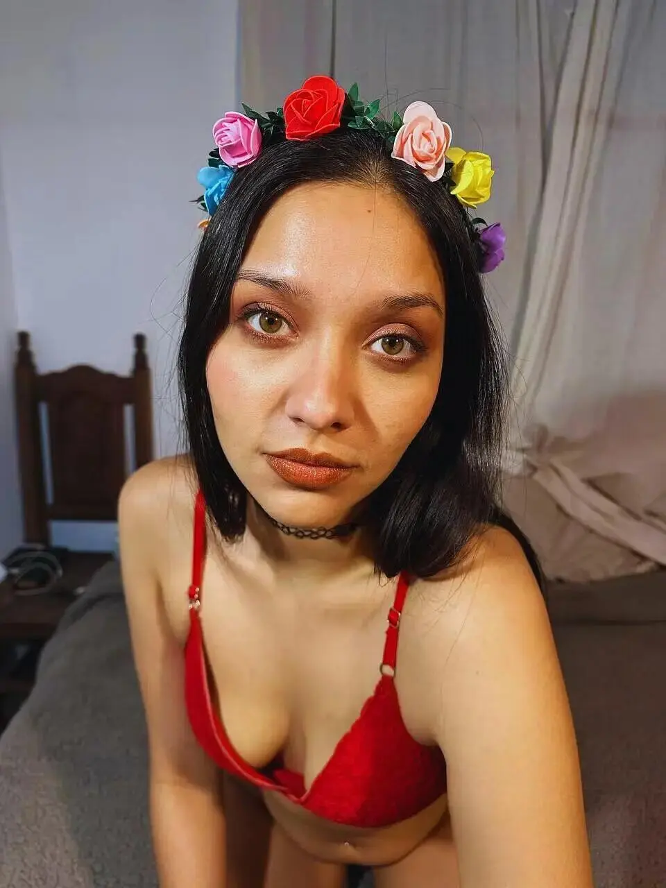 Escort Model Emi Peach - 5