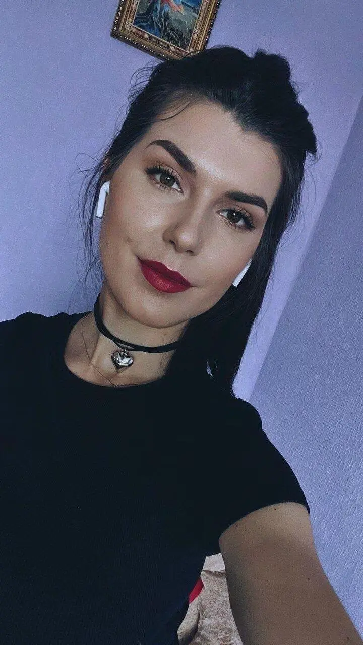 Escort Model Emilia - 5