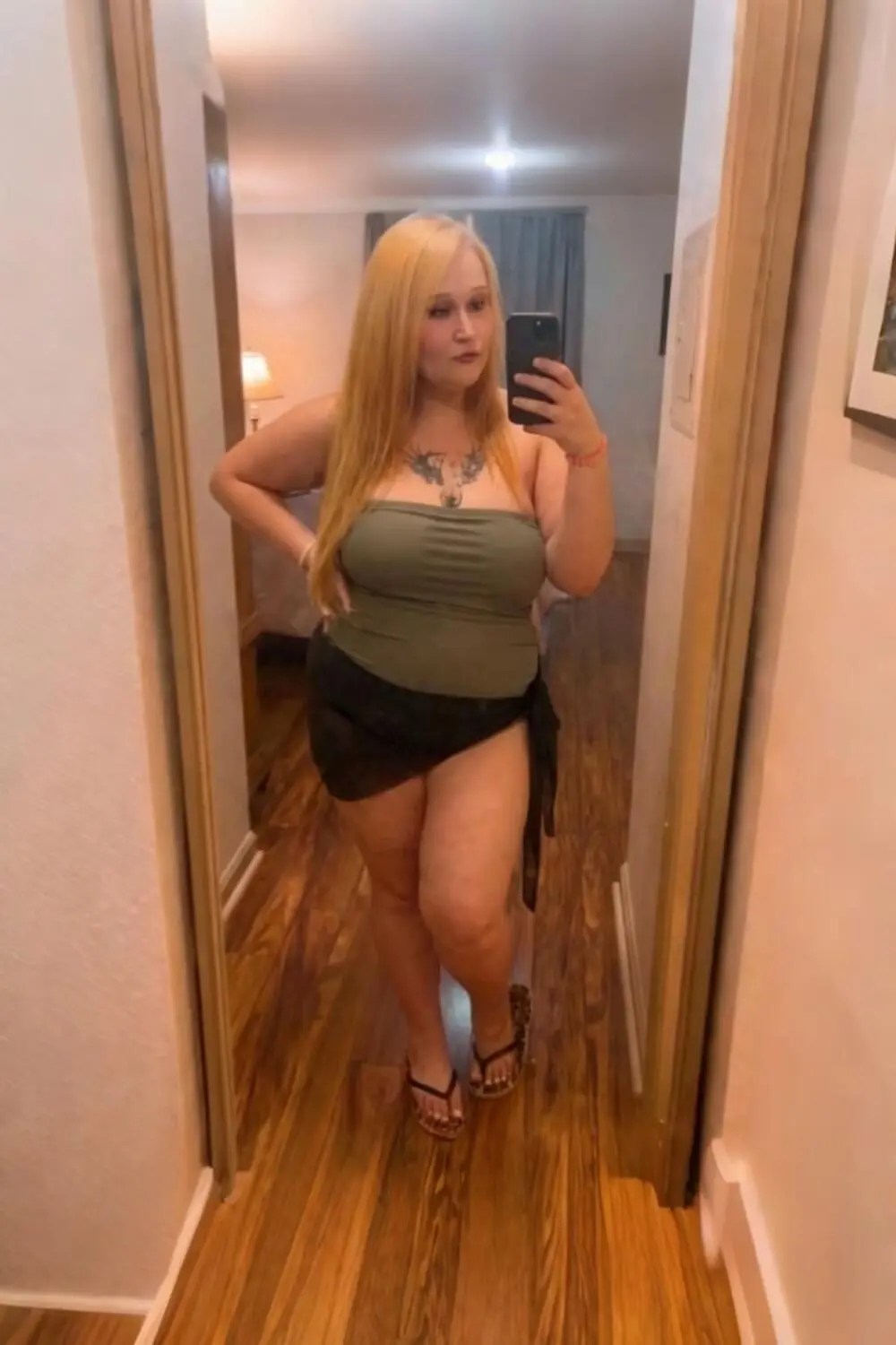 Escort Model Farrah - 2